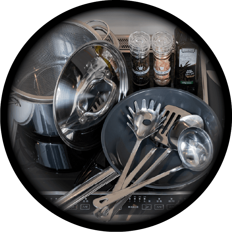 多人数での食事にも困らない
充実の食器と調理器具